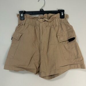 H&M Tan Cargo Pull On Women Shorts, Size 4
